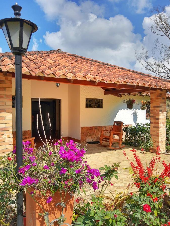 Casa Campestre Frente Acuarela -Mesa De Los Santos Ла-Гранха Экстерьер фото